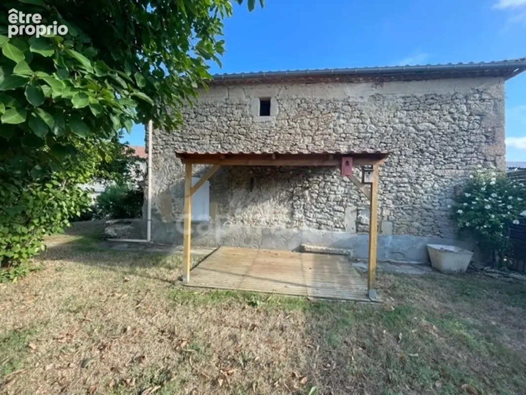 Maison en pierre dans un village de caractère, 4 chambres, garage, dépendances - photo 5