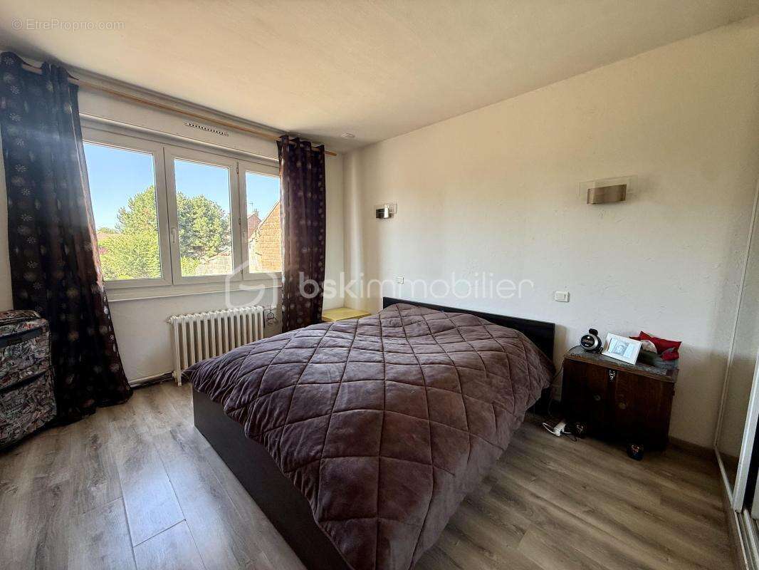 Maison familiale semi mitoyenne 4 chambres - Terrain de 1 129 m² constructible - photo 5