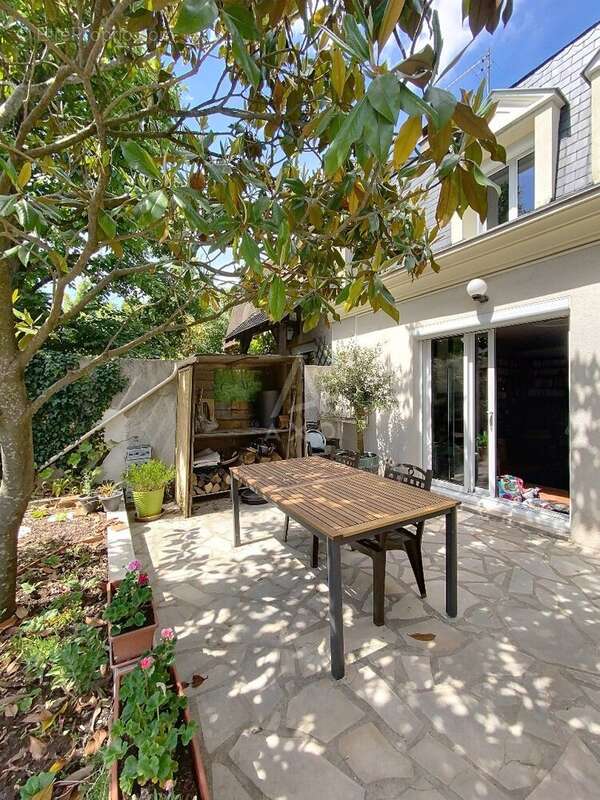 Maison à SAINT-MAUR-DES-FOSSES