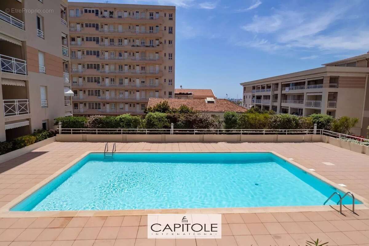 Appartement à VALLAURIS