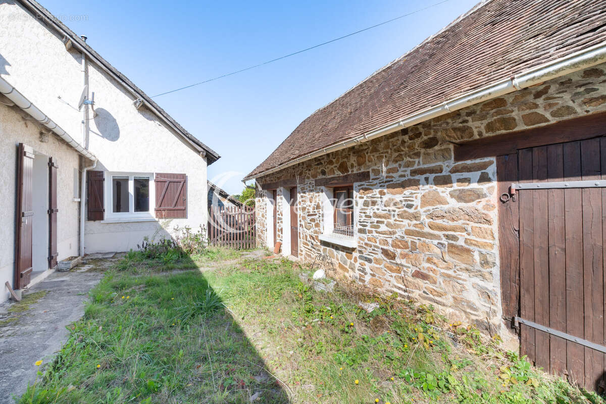 Maison à SAINT-PRIEST-LIGOURE