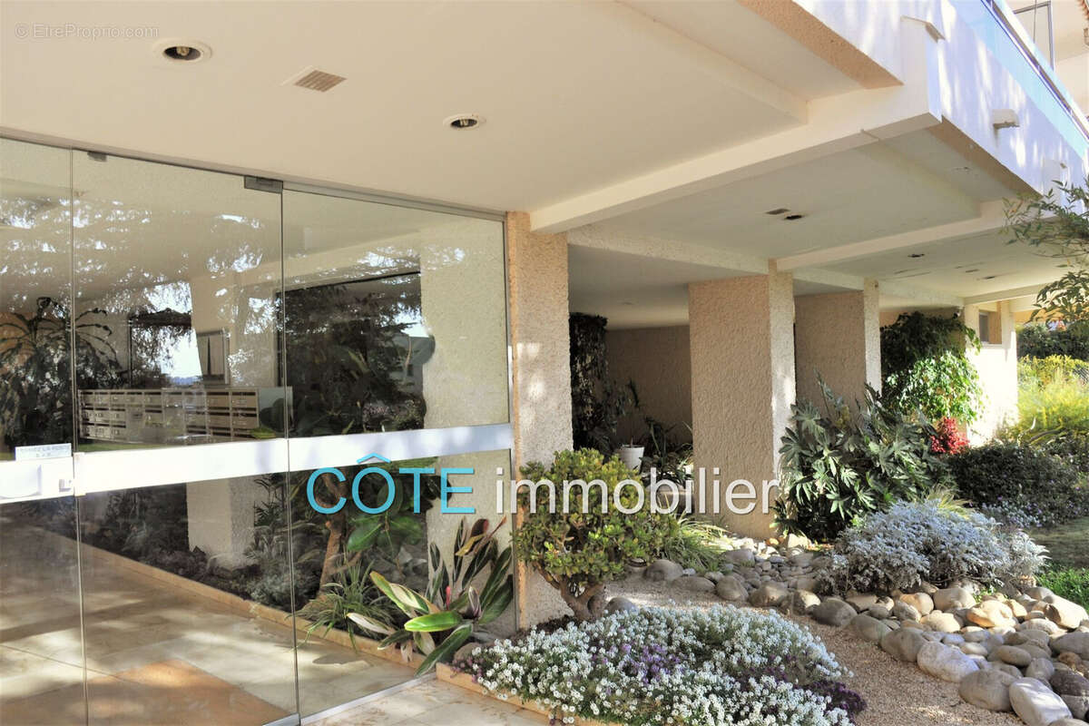 Appartement 80 m² à Antibes  - photo 7