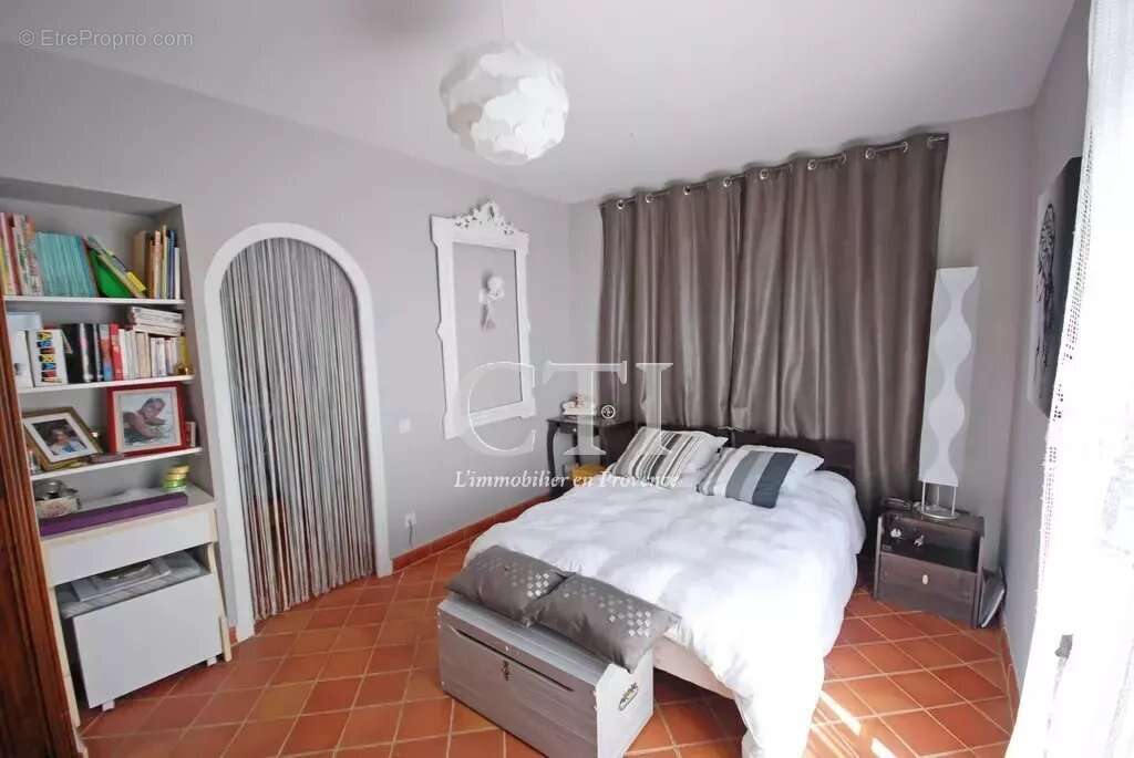 Exceptionnelle maison au charme de l'ancien et au confort contemporain avec jardin, piscine et annexes - photo 27