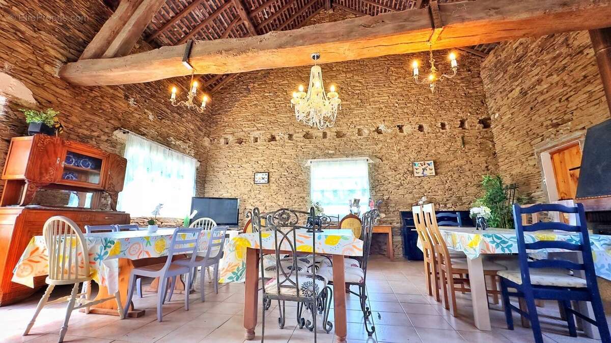 Maison à MOUTIER-MALCARD