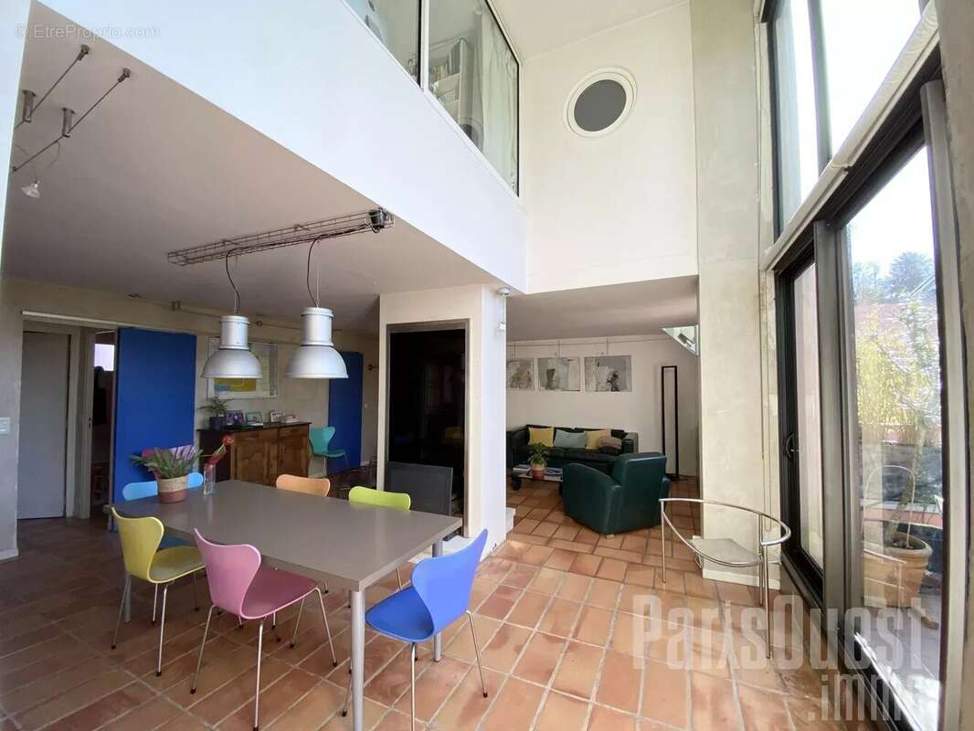 Appartement à VILLE-D'AVRAY