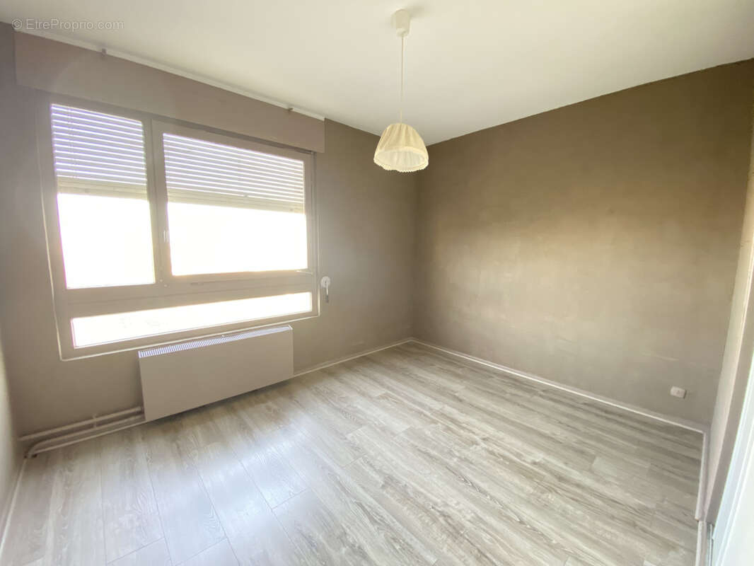 Appartement à PIERRE-BENITE