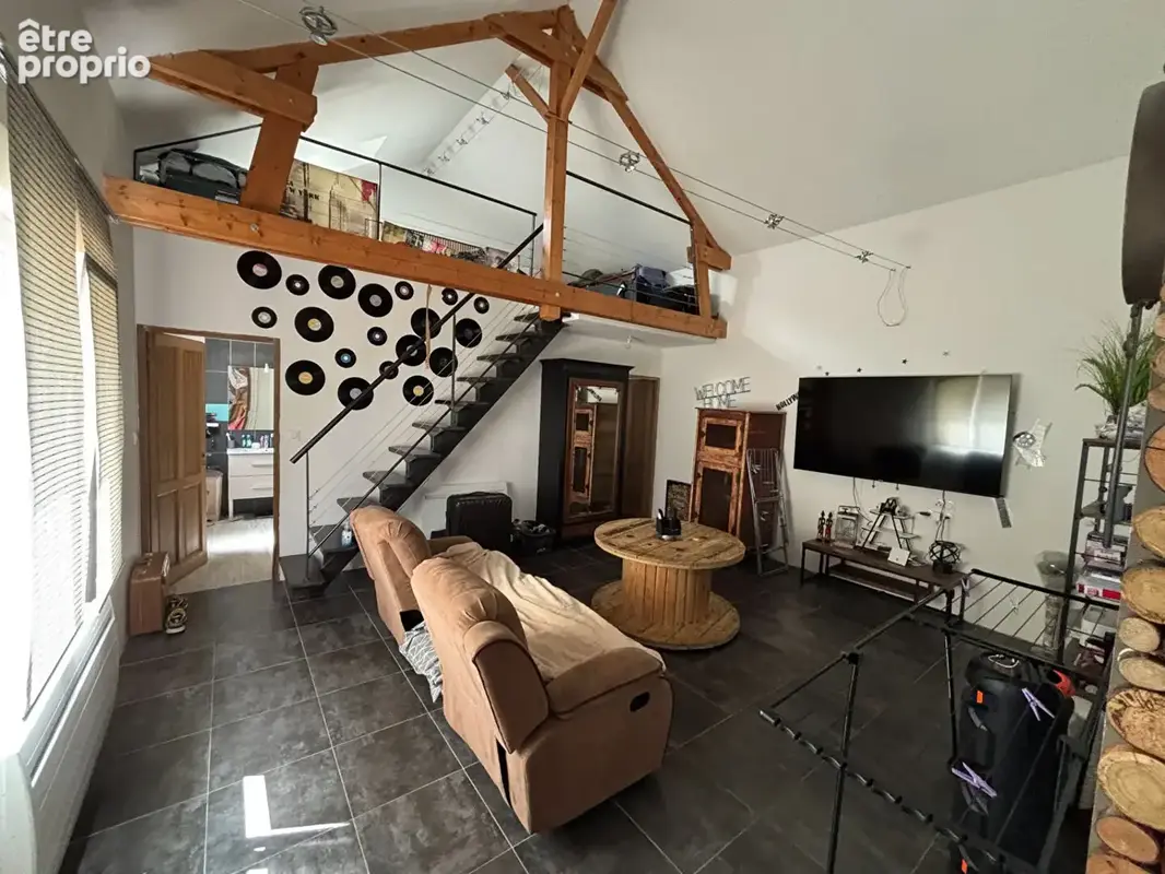 Maison 6 pièce(s) 151 m2 - photo 2