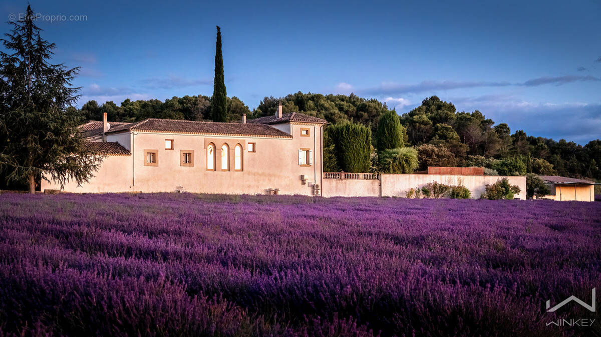 Maison à VALREAS