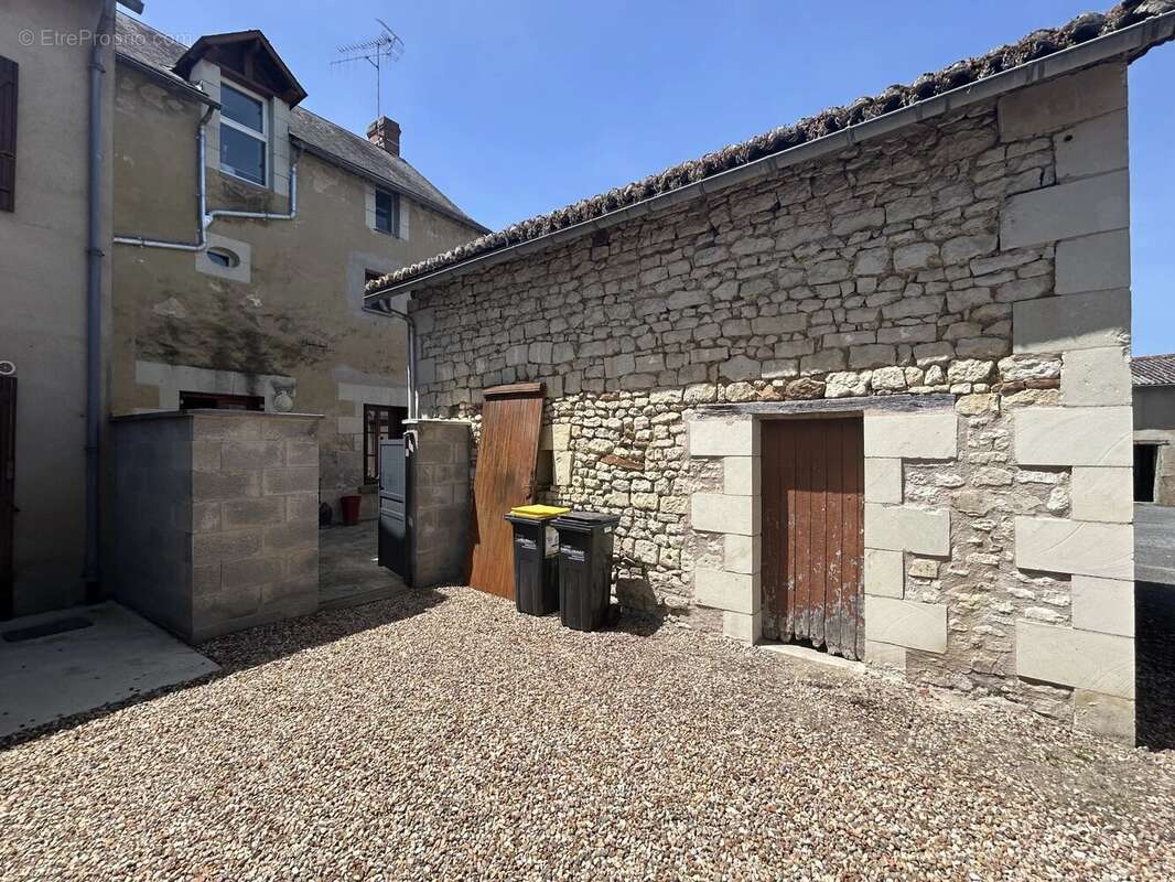 Maison à OUZILLY
