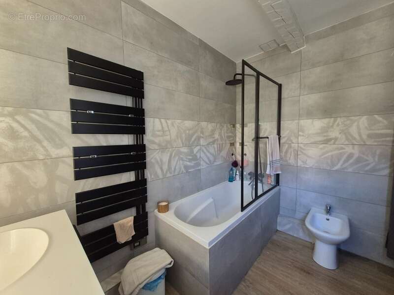 Maison à SOLLIES-TOUCAS