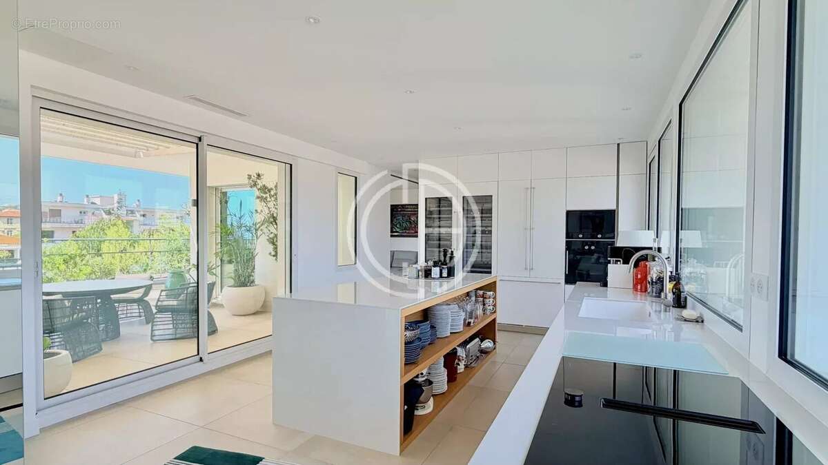 Penthouse - a pieds du centre de cannes - photo 6