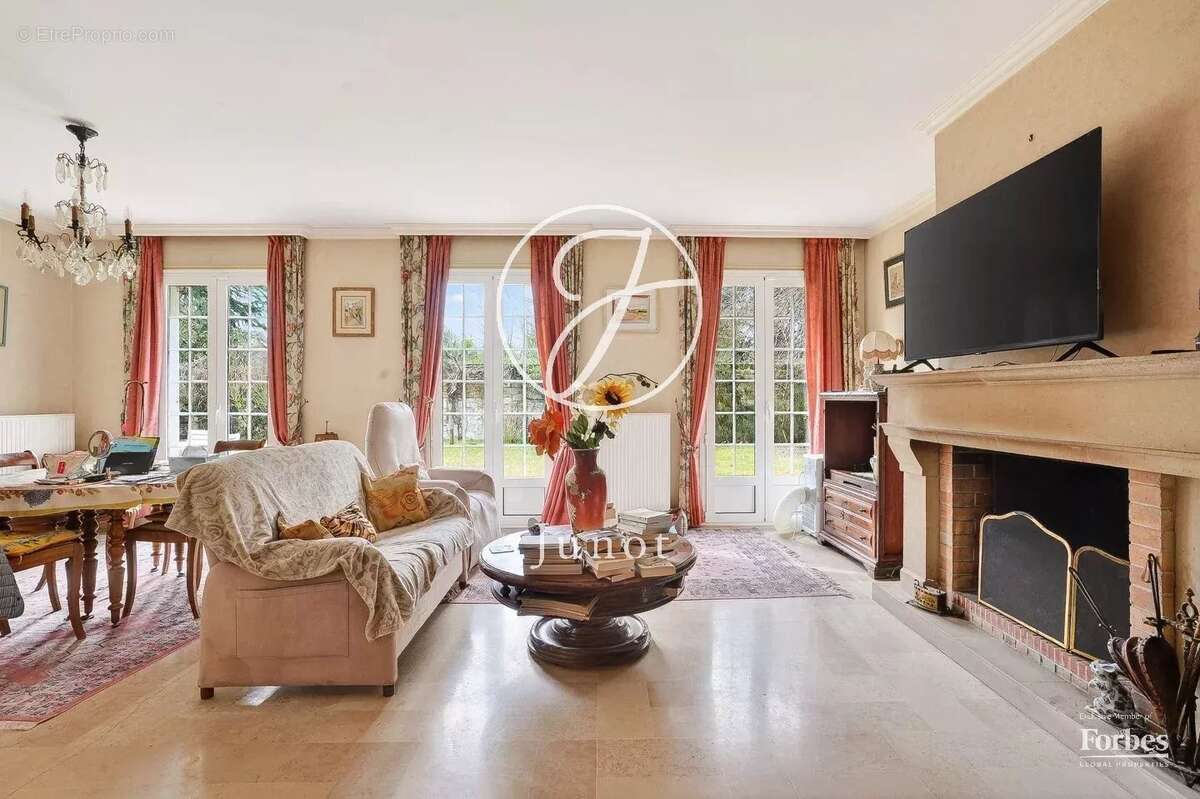 Maison à LE VESINET