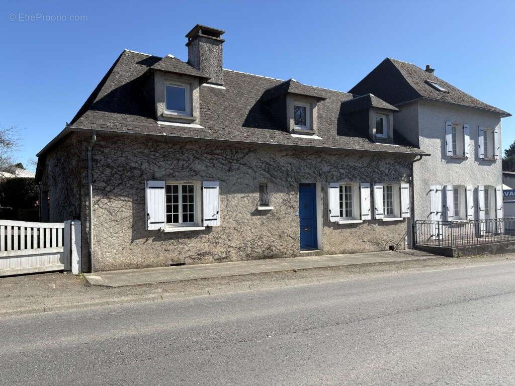 Maison à ARNAC-POMPADOUR