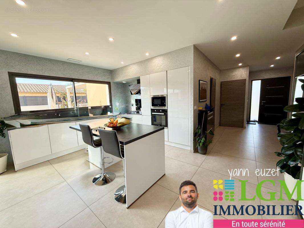 Maison à SAINT-LAURENT-D'AIGOUZE