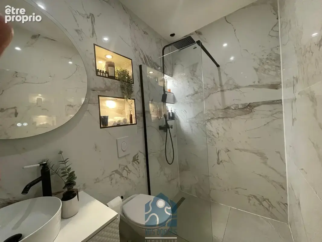 Ensemble immobilier comprenant une maison avec 2 chambres, jardin et un studio en annexe, un appartement indép - photo 5
