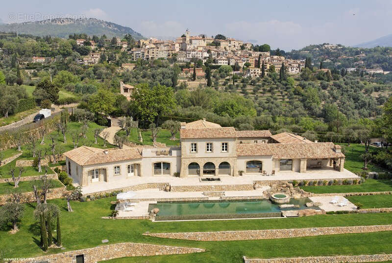 Prestigieuse Propriété à Chateauneuf de Grasse - photo 16