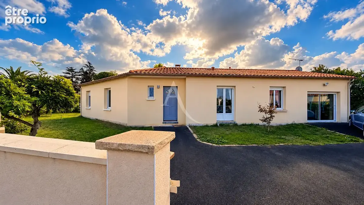 Photo Maison à Chaniers au prix de 287 000€