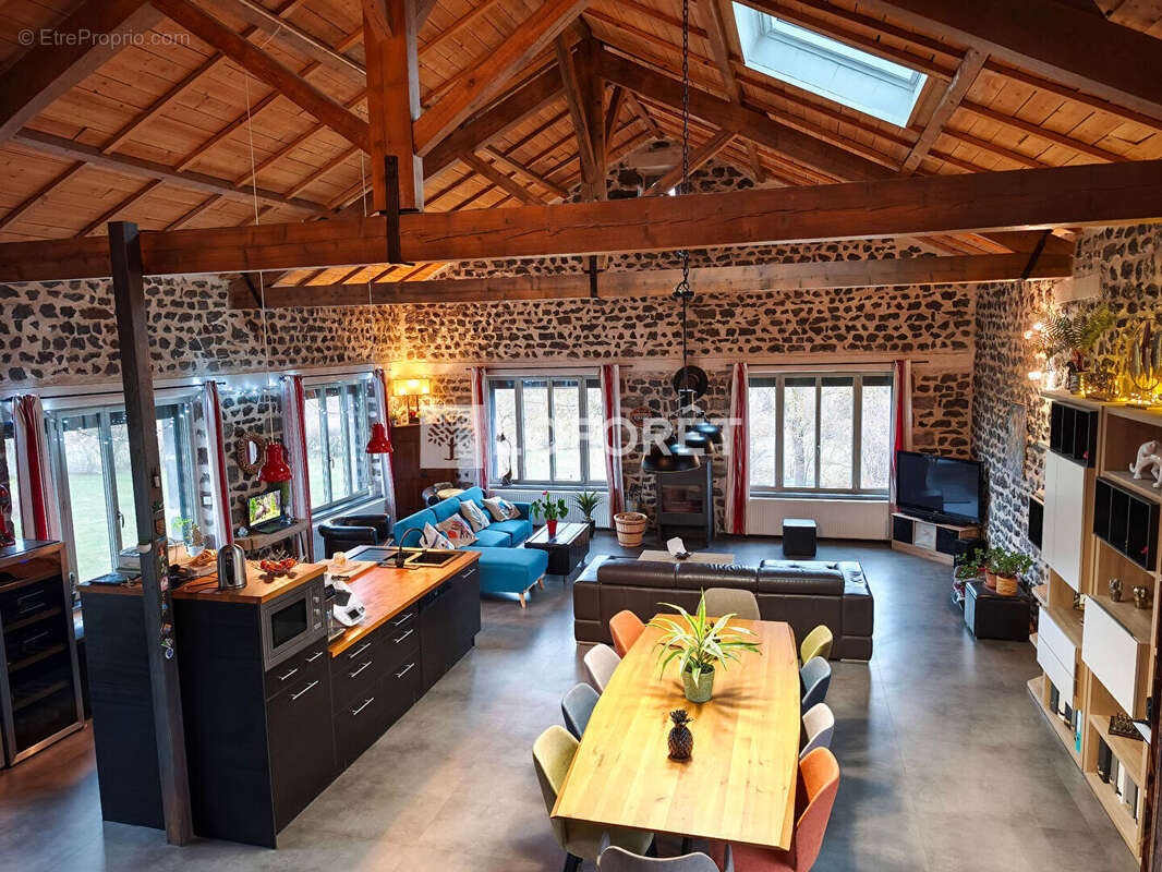 Maison à ALLEYRAC