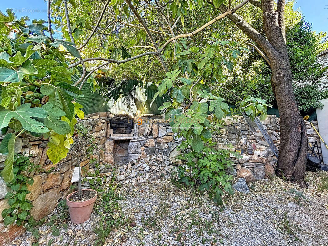 Maison 64 m² à Viols-Le-Fort  - photo 2