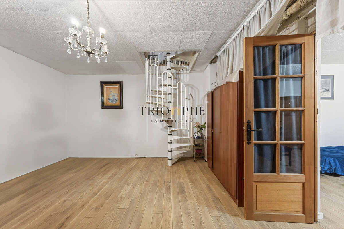 Appartement à PARIS-17E