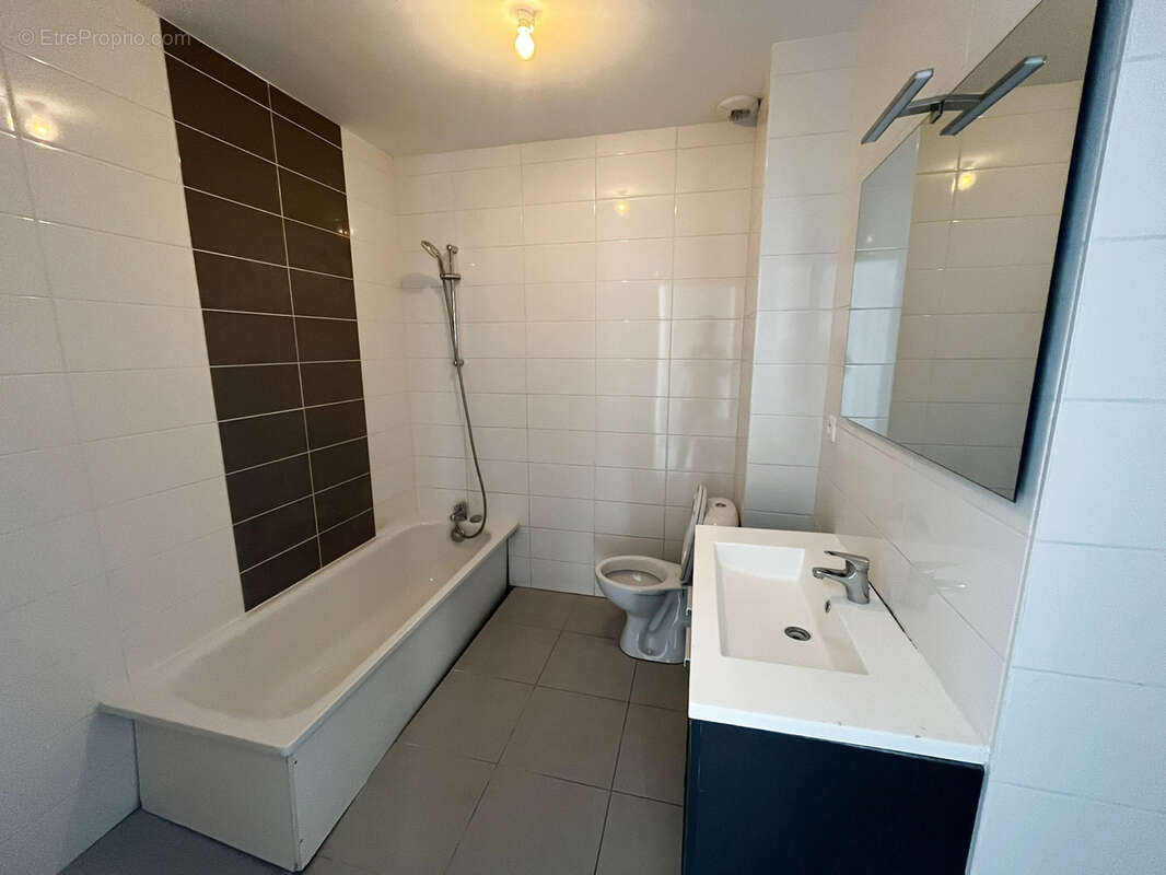 Maison à AY-SUR-MOSELLE