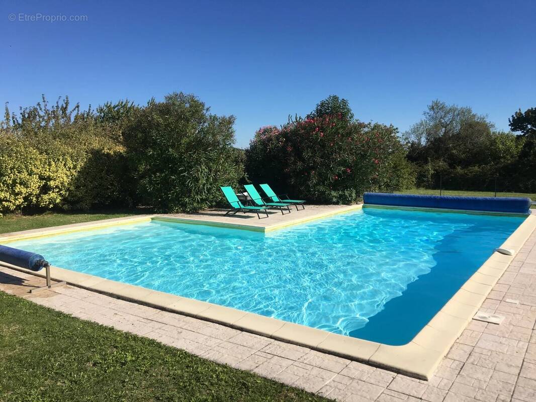 Maison familiale avec piscine et grange indépendante - photo 2
