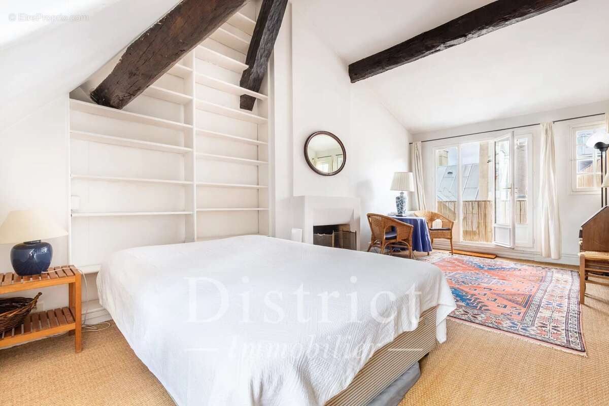 Appartement à PARIS-4E