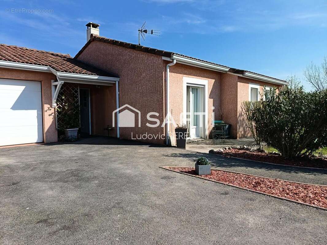 Photo 2 - Maison à NOHIC
