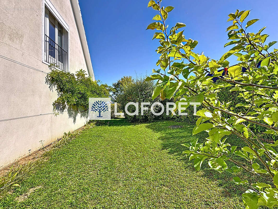 Maison à SAINT-NOM-LA-BRETECHE