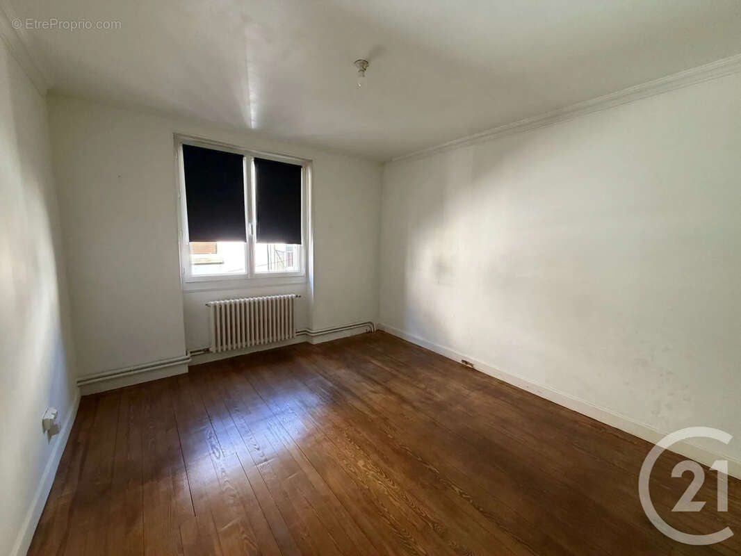 Maison 74 m² à Bourg-Argental  - photo 6