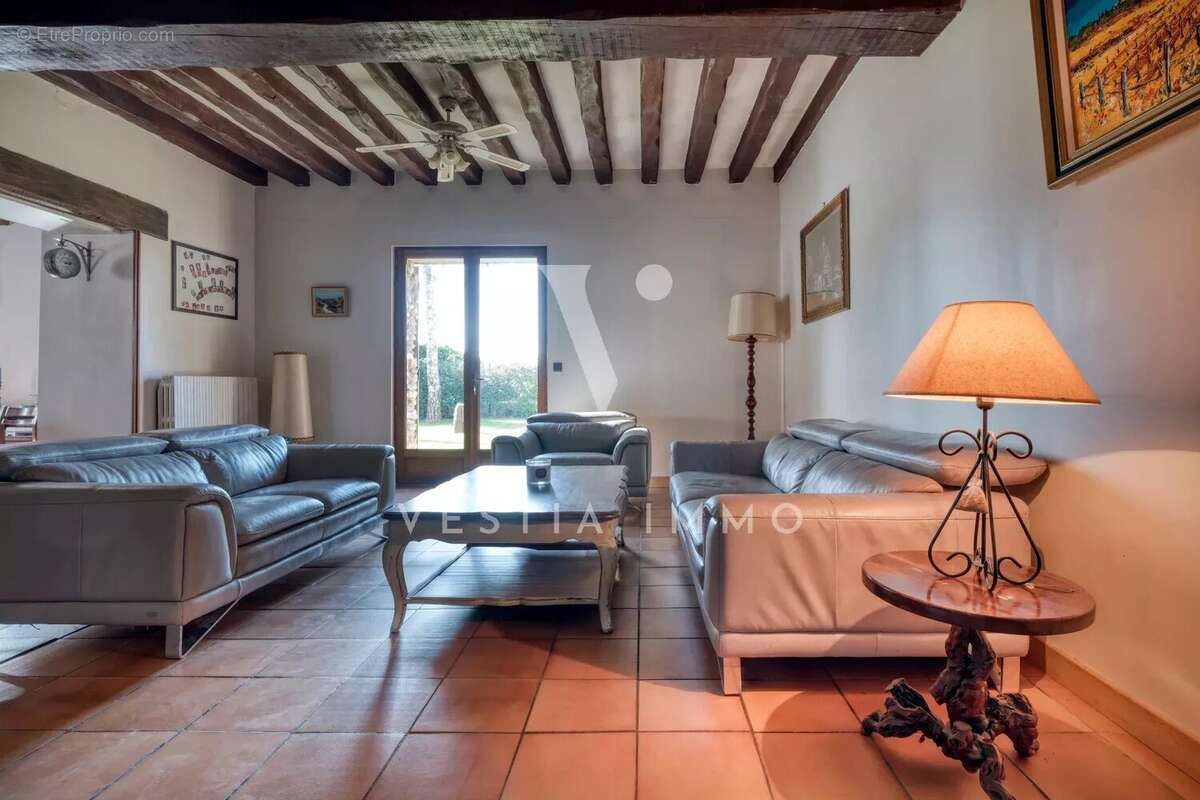 Ancien Corps de ferme du XVIIe – 402 m² – Fort potentiel à 13 min de Rambouillet - photo 4