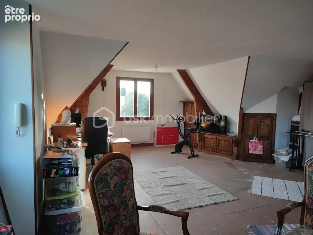 Pavillon sur sous-sol de 184 m² avec jardin et dépendance - photo 6