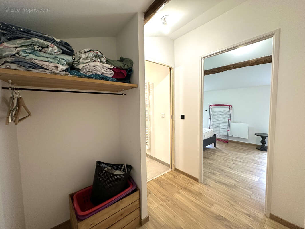 Appartement à THURINS