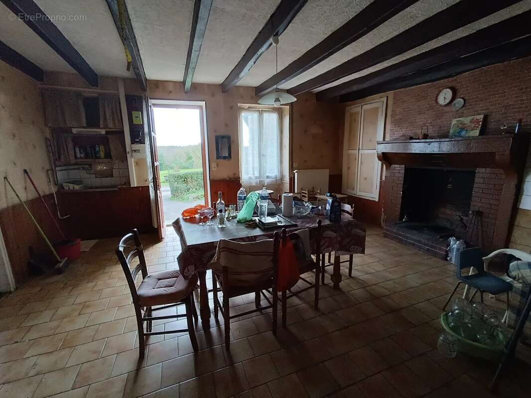 Maison à NANTEUIL-EN-VALLEE