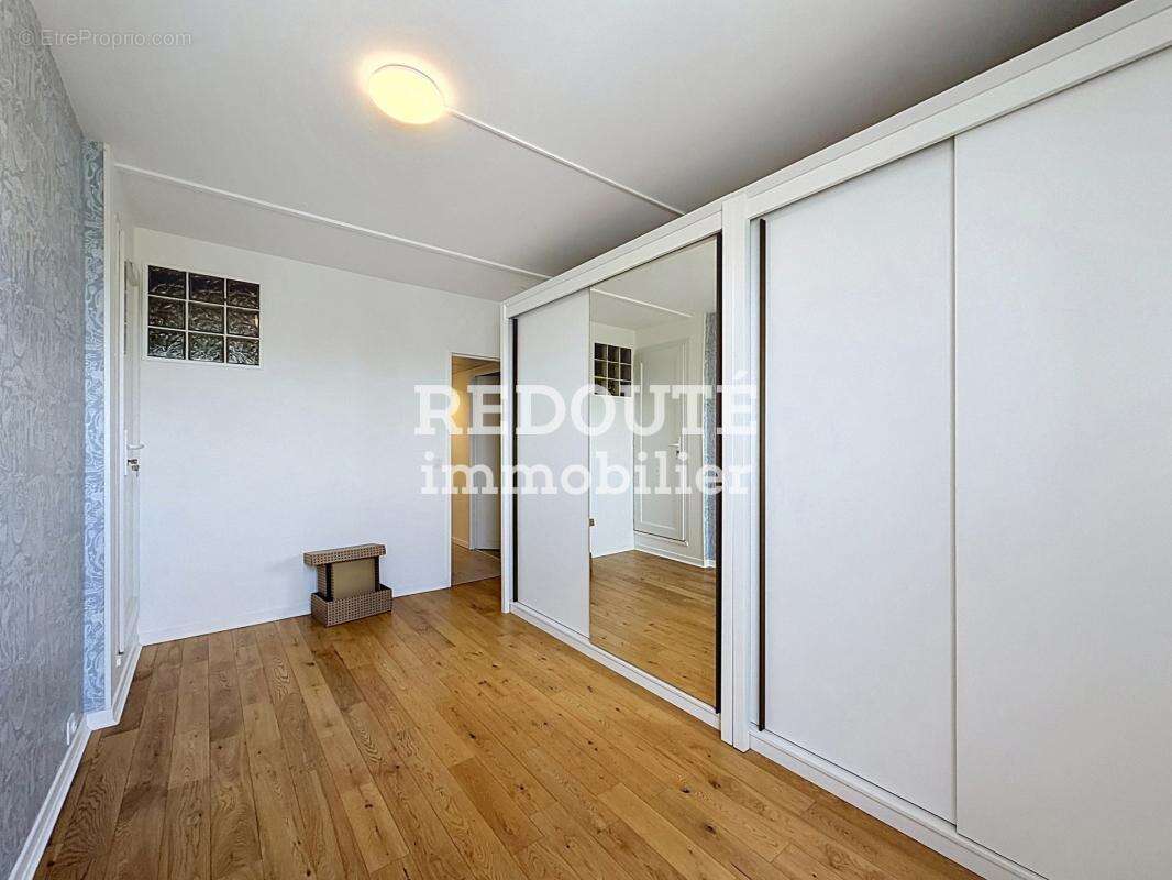 À vendre - appartement t4 avec terrasse panoramique et stationnement - photo 7
