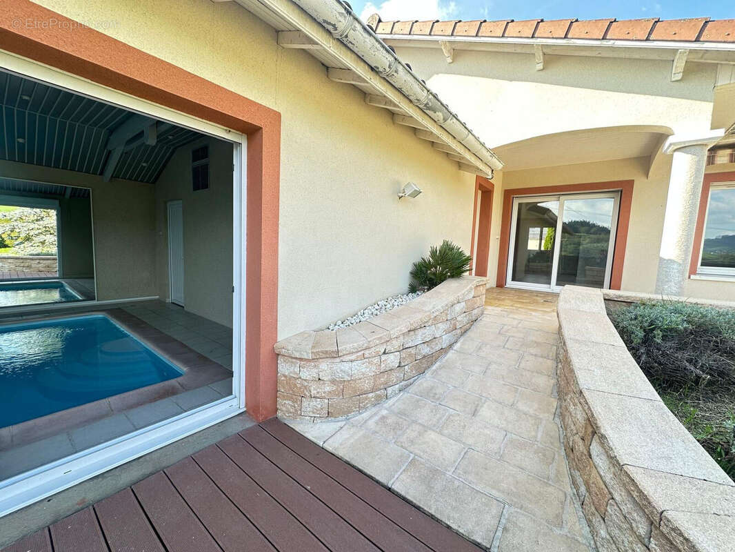 Photo 2 - Maison à AMPLEPUIS