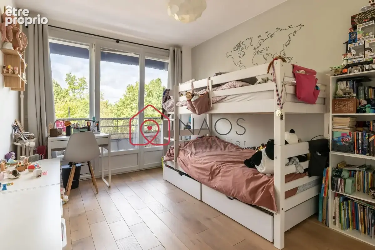Saint-Cloud Montretout  Appartement familial rénové baigné de lumière - photo 9