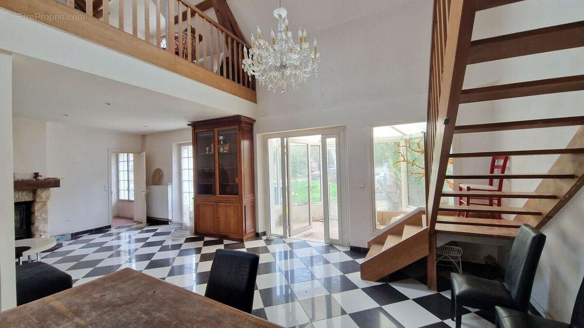 JOUY centre - Maison ancienne de135 m² - photo 3
