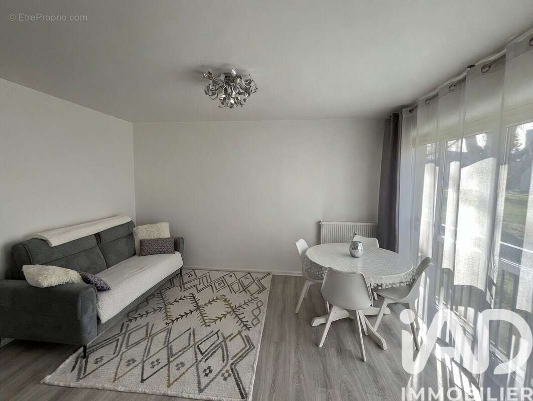 Photo 2 - Appartement à SAINT-OUEN-L'AUMONE