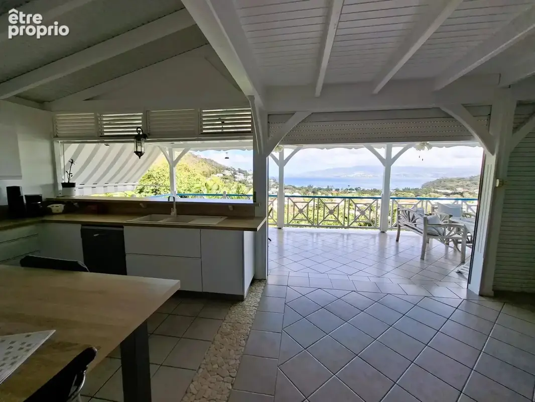 LES TROIS-ILETS : Villa créole  rénovée - Piscine - Vue mer - photo 7