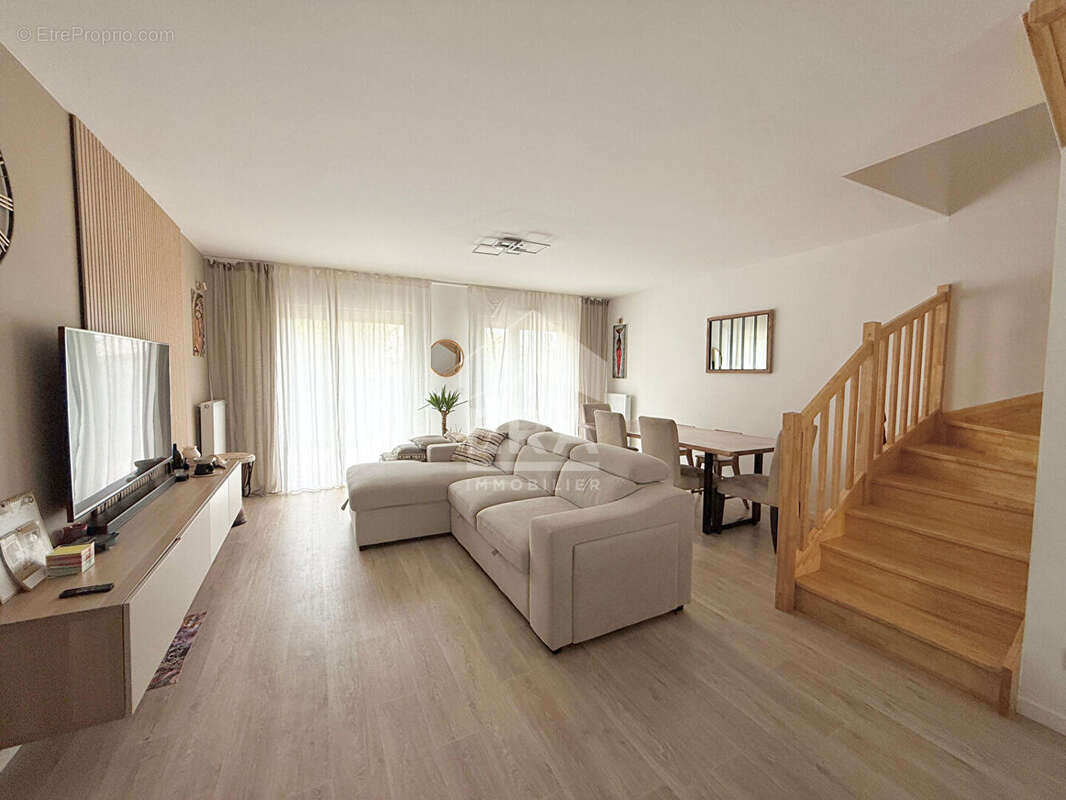 Maison à PONTAULT-COMBAULT