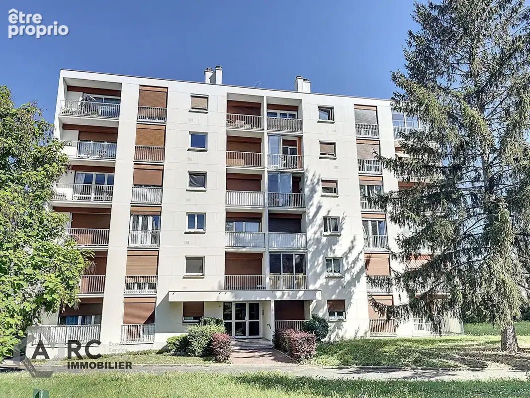 Appartement type 3  proche tram et commerces - photo 1