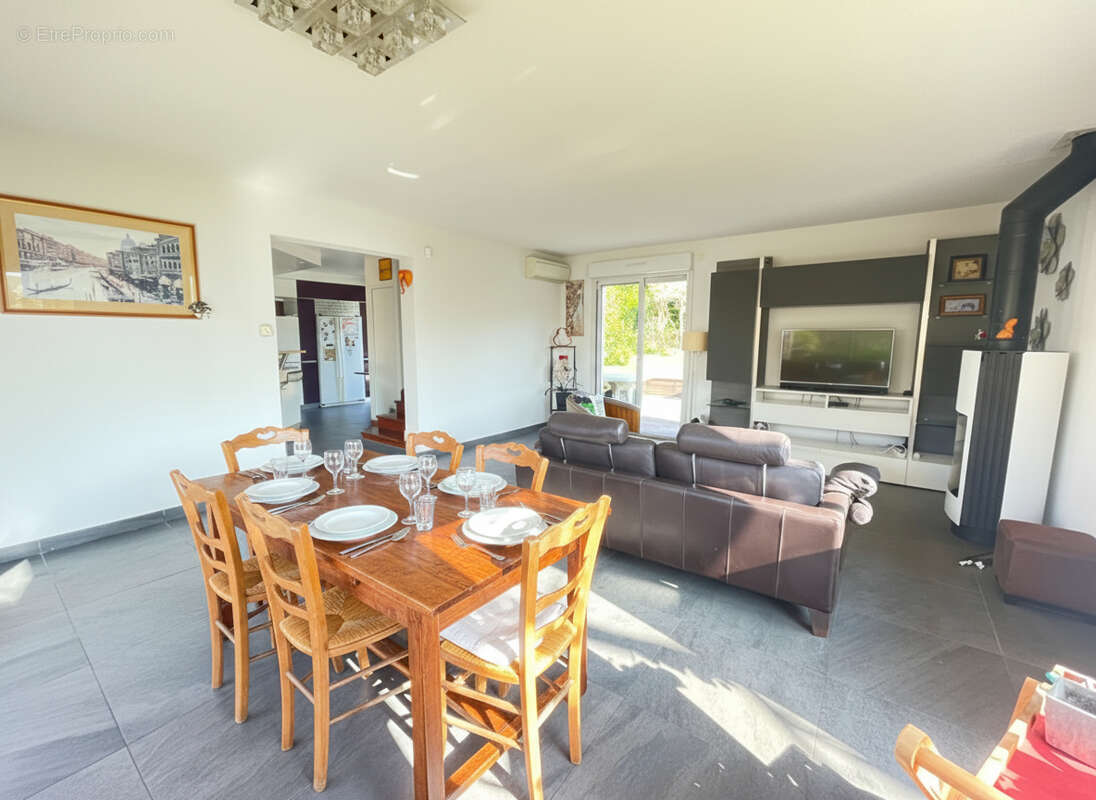 Maison à VERRIERES-LE-BUISSON