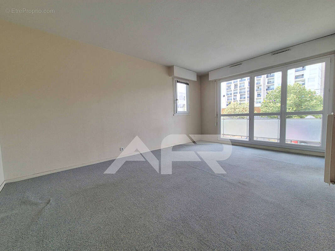 2 pieces a renover avec balcon - photo 4