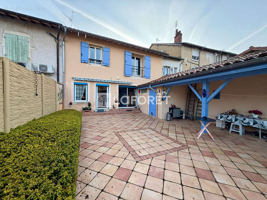 Maison à CHATILLON-SUR-CHALARONNE