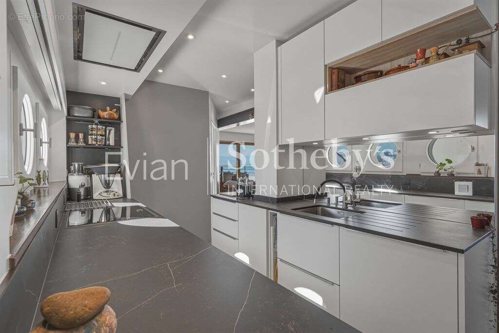 Appartement à EVIAN-LES-BAINS