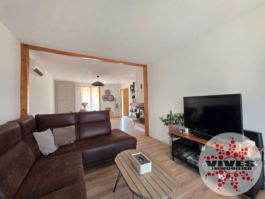 Villa rénovée T4 avec grande partie aménageable. - photo 6