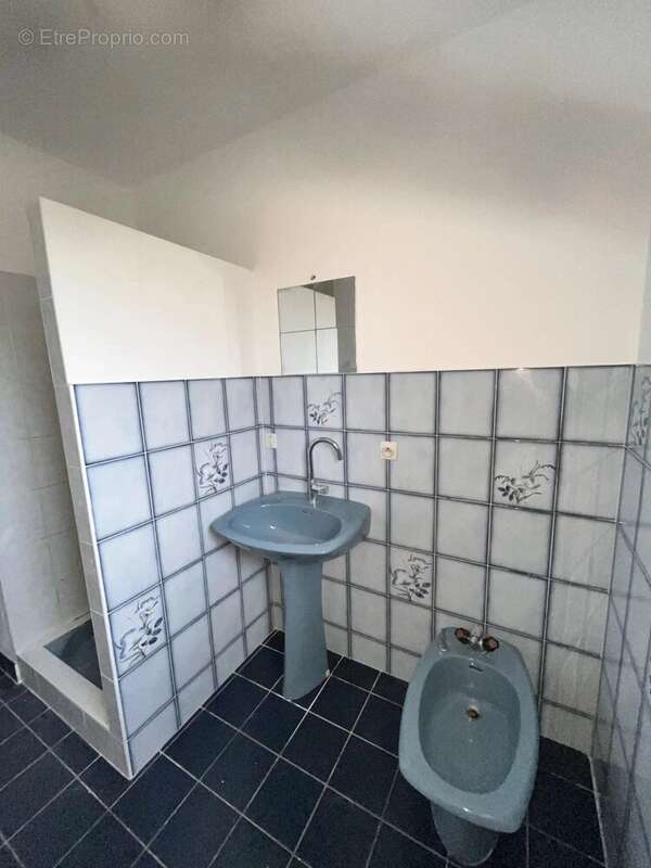 Maison à SAINTE-NEOMAYE