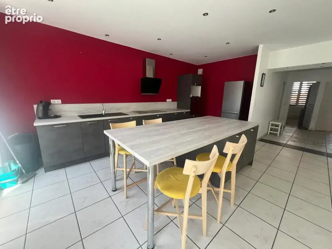 Appartement de 4 pièces de 107 m² à Saint-Étienne - photo 6