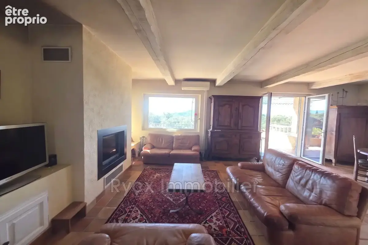 Maison 7 pièces 170 m² à vendre à Saint-Saturnin-Les-Apt (84490) - photo 6